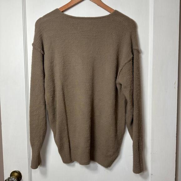 Aritzia Wilfred Free Hush Chenille Knit V-Neck Sweater - Picture 6 of 9